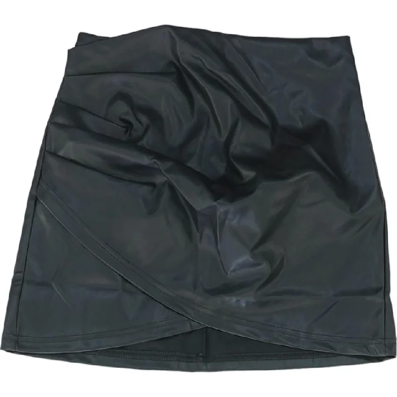 Black Solid Mini Skirt