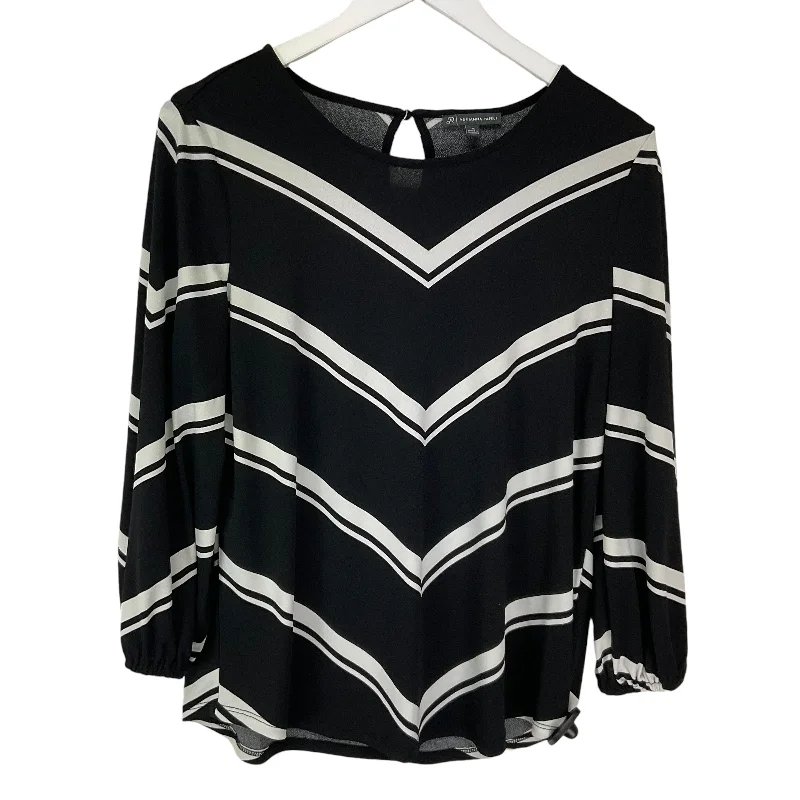 Top Long Sleeve By Kim & Cami In Black, Size: L